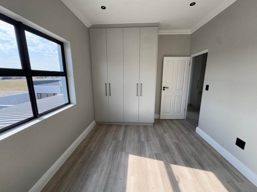 To Let 4 Bedroom Property for Rent in Sandown Estate Western Cape